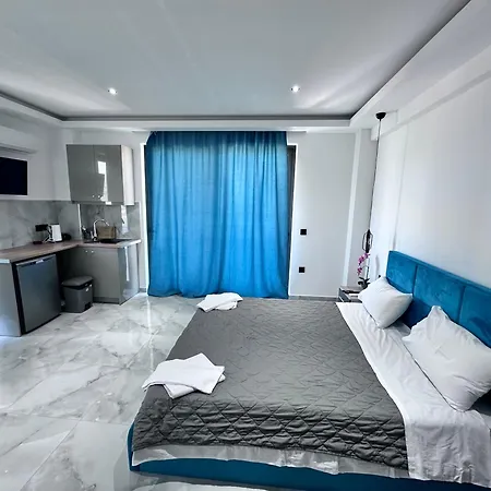 Апартаменты Central Studios Apartments