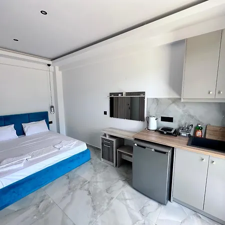 Central Studios Apartments *