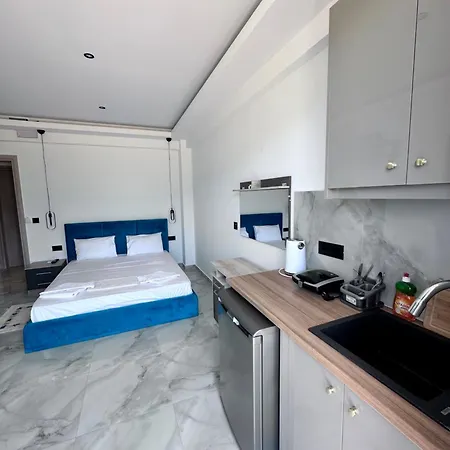 Central Studios Apartments *