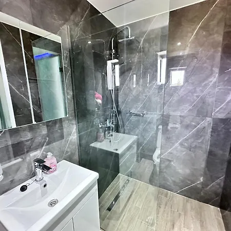 Апартаменты Central Studios Apartments