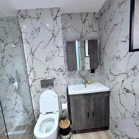 Central Studios Apartments Апартаменты