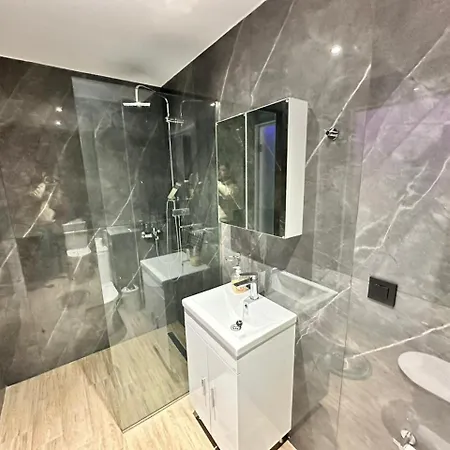 Central Studios Apartments Апартаменты