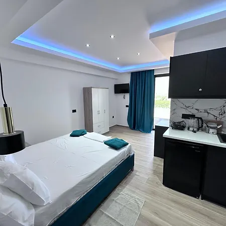 Central Studios Apartments * Αλυκανάς