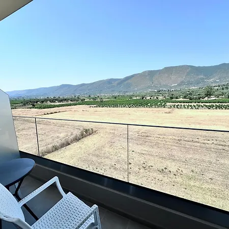 Central Studios Apartments * Αλυκανάς