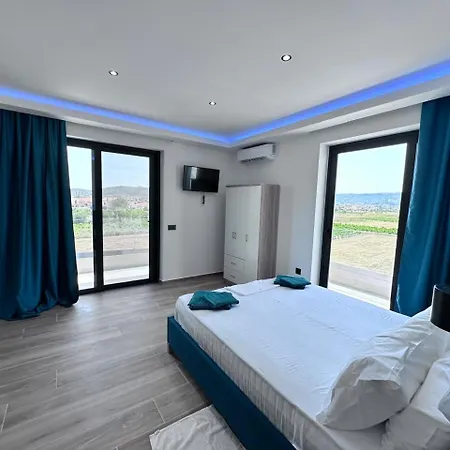 Central Studios Apartments *